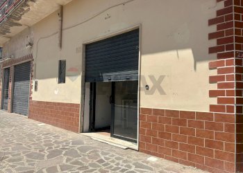 Edificio all\'aperto - Locale Commerciale PRINCIPE UMBERTO VIA DELLE CAPRE, Partinico - foto 3