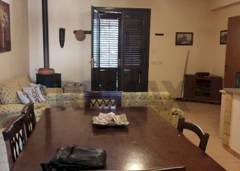 Sala da pranzo - Villa a Schiera contrada Berbaro
 
553/ca, Marsala - foto 3