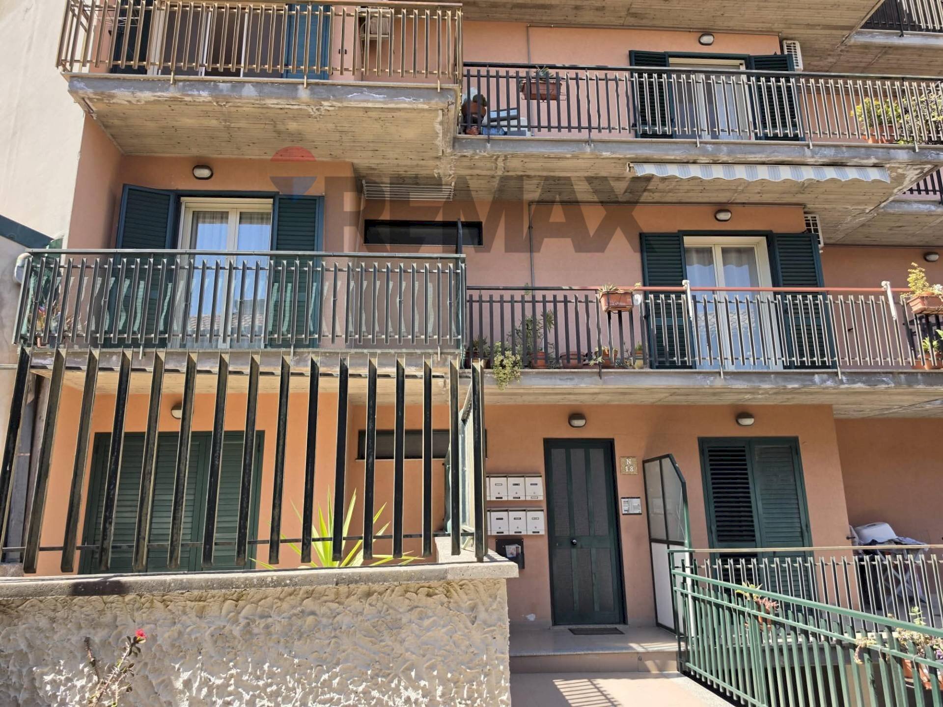 Edificio all\'aperto - Trilocale Vico Castro
 
18, Santa Maria di Licodia - foto 1