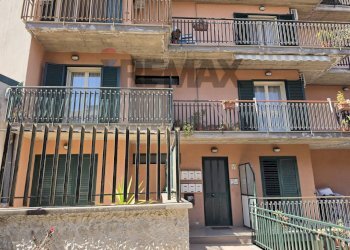Edificio all\'aperto - Trilocale Vico Castro
 
18, Santa Maria di Licodia - foto 1