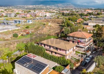 Edificio all\'aperto - Casa semi indipendente via agnano
 
17, San Giovanni la Punta - foto 4