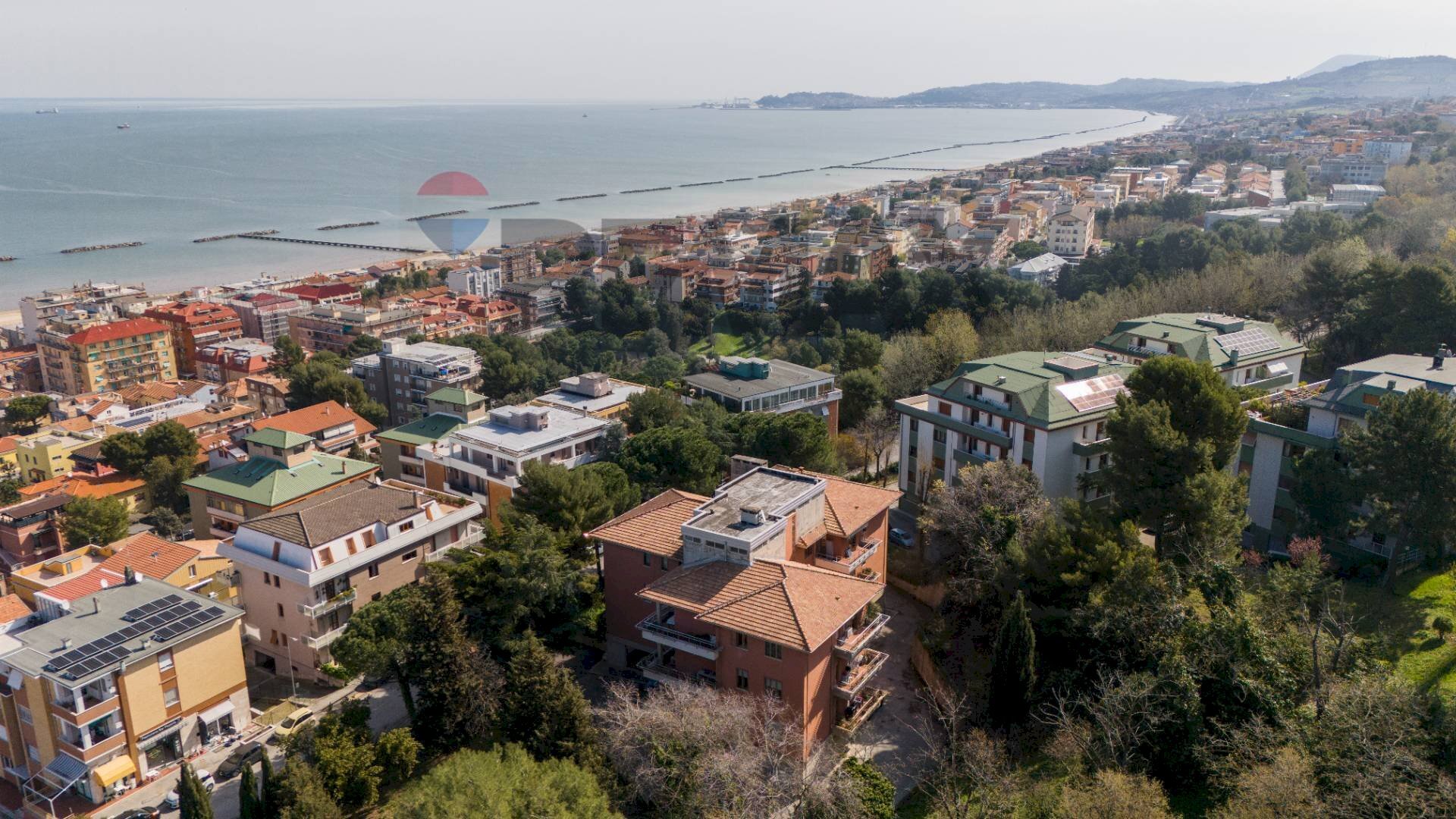 Vista dell\'acqua - Apartment via Galileo Galilei
14, Falconara Marittima - photo 2