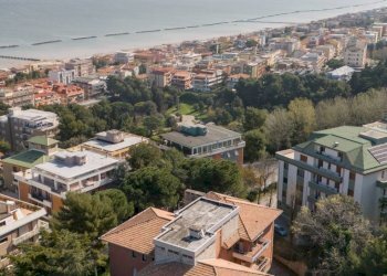 Edificio all\'aperto - Appartamento via Galileo Galilei
 
14, Falconara Marittima - foto 4
