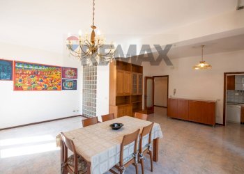 Sala da pranzo - Appartamento via Galileo Galilei
 
14, Falconara Marittima - foto 28