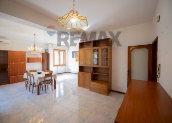 Sala da pranzo - Appartamento via Galileo Galilei
 
14, Falconara Marittima - foto 35