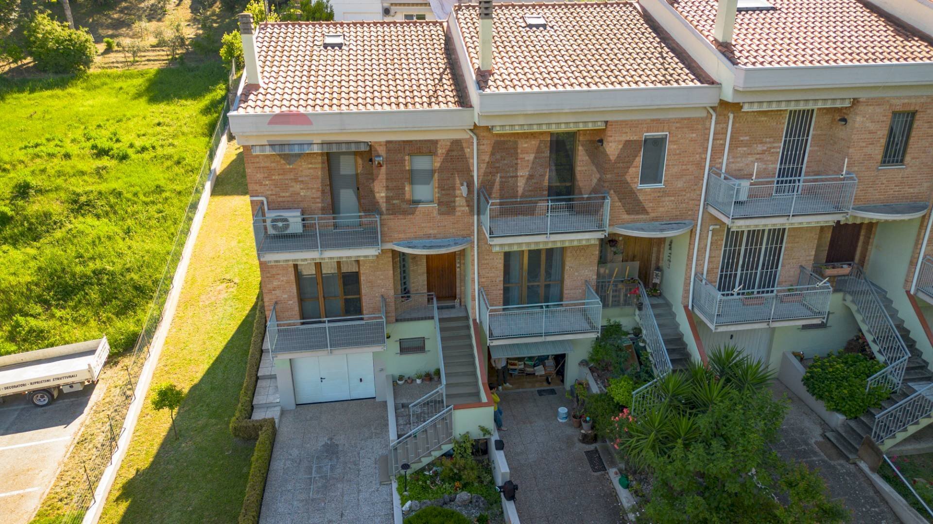 Edificio all\'aperto - Casa semi indipendente Massimo D'azeglio, Castelplanio - foto 2