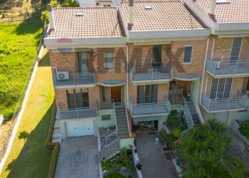 Edificio all\'aperto - Casa semi indipendente Massimo D'azeglio, Castelplanio - foto 2