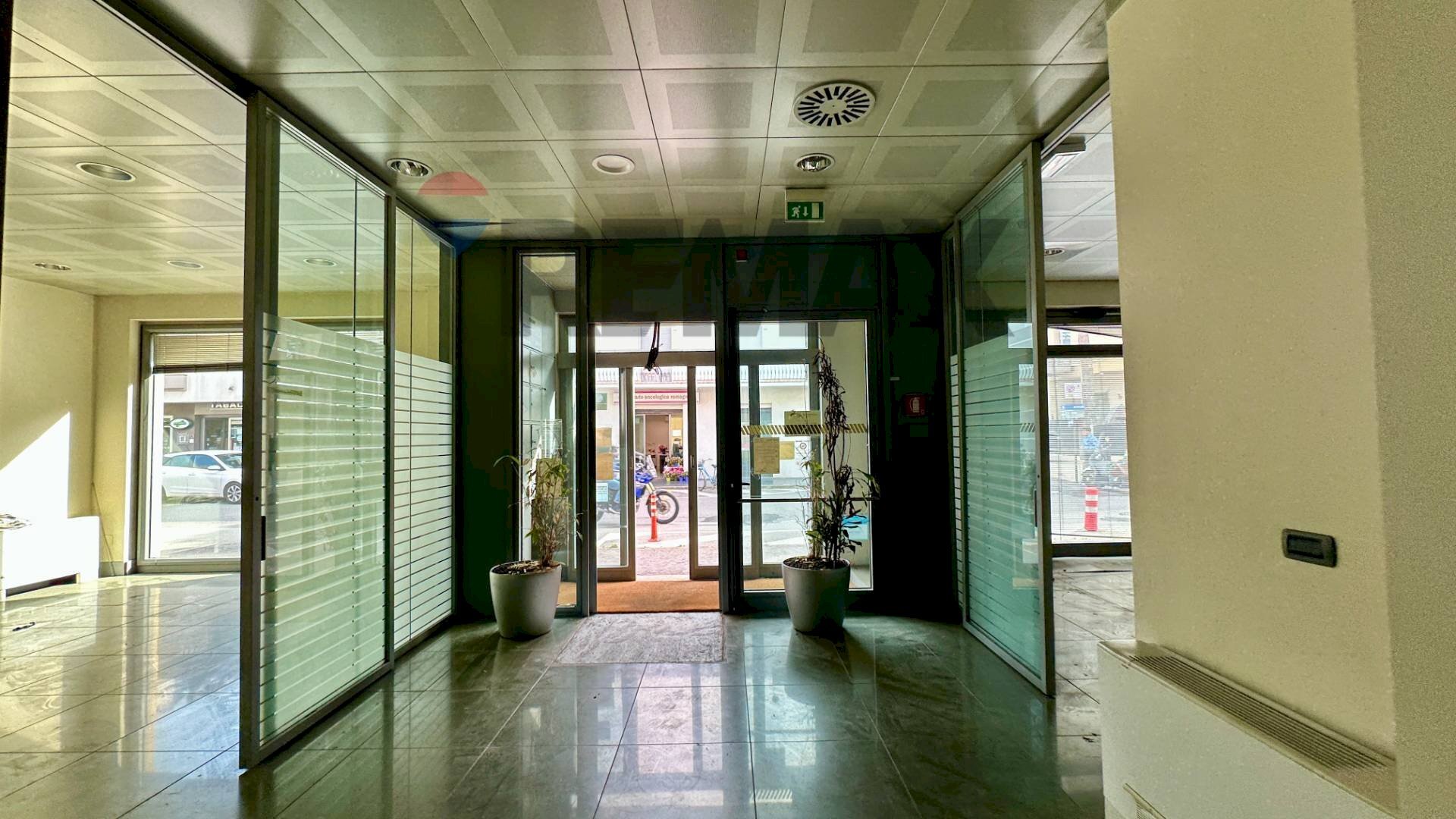 Ricezione / Lobby - Commercial Premises CORSO FRATELLI CERVI
239, Riccione - photo 2