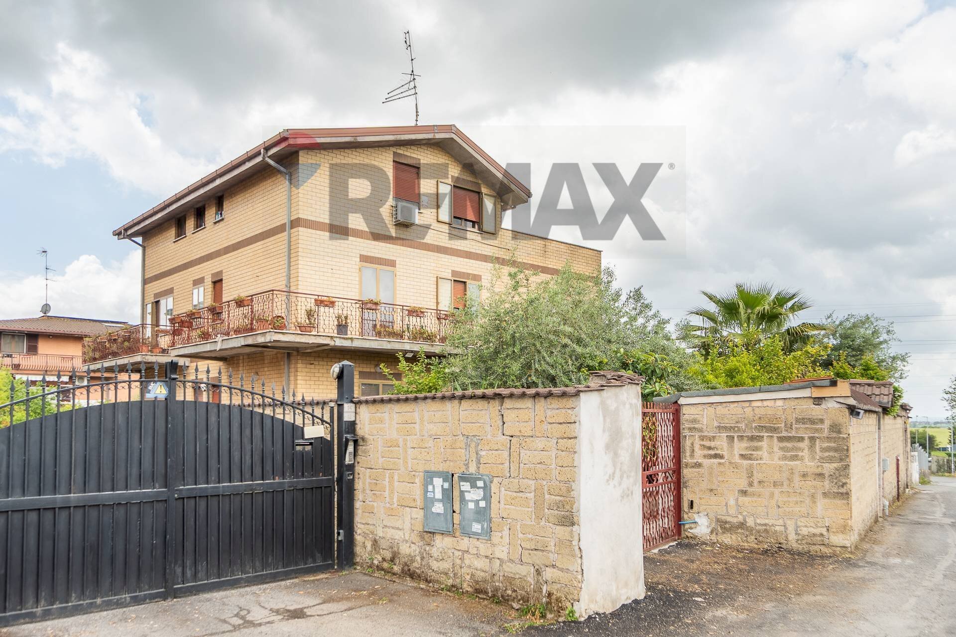 Casa all\'aperto - Appartamento Via Poggio Fiorito
8, Guidonia Montecelio - foto 2