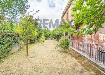 Giardino - Appartamento Via Poggio Fiorito
 
8, Guidonia Montecelio - foto 23