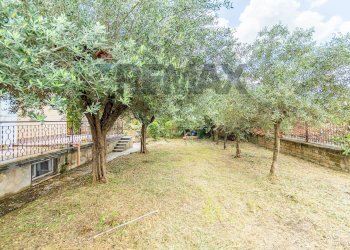 Giardino - Appartamento Via Poggio Fiorito
 
8, Guidonia Montecelio - foto 32