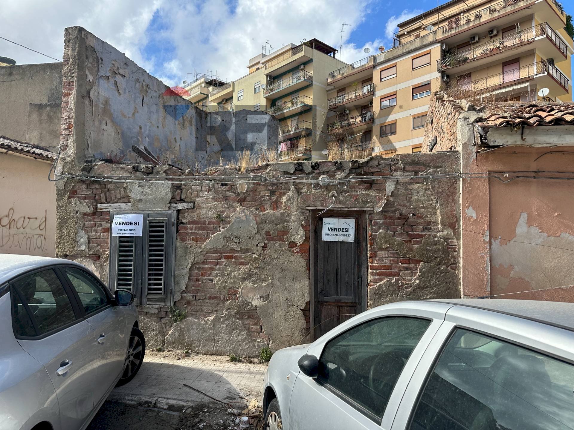 Edificio all\'aperto - Casa indipendente Via Pietro Castelli
 
210, Messina - foto 1