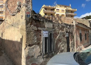 Casa all\'aperto - Casa indipendente Via Pietro Castelli
 
210, Messina - foto 3