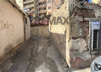 Edificio all\'aperto - Casa indipendente Via Pietro Castelli
 
210, Messina - foto 4