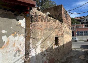 Edificio all\'aperto - Casa indipendente Via Pietro Castelli
 
210, Messina - foto 5