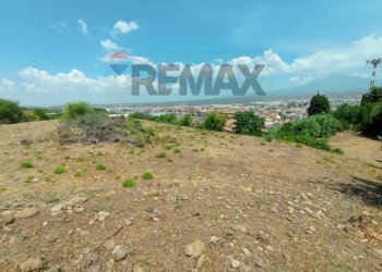 Vista delle montagne - Terreno edificabile Via Sole
 
s.n.c., Motta Sant'Anastasia - foto 10