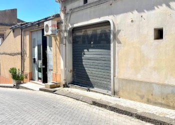 Edificio all\'aperto - Commercial Activity Via Francesco Crispi
 
176, Grammichele - photo 8