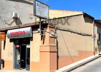 Edificio all\'aperto - Commercial Activity Via francesco Crispi
 
176, Grammichele - photo 2