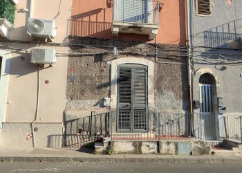 Edificio all\'aperto - Semi-detached house Via Ofelia
 
17, Catania - photo 1