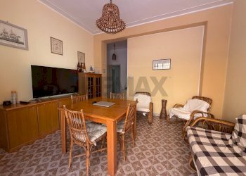 Sala da pranzo - Trilocale Lungomare dei Ciclopi
 
107, Aci Castello - foto 17