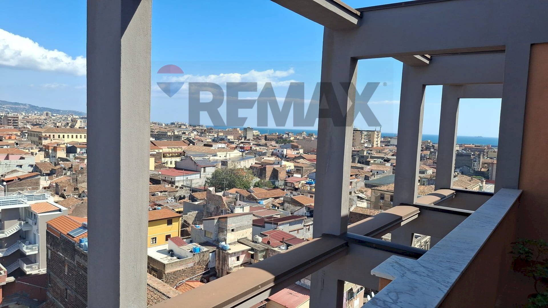 Edificio all\'aperto - Four-room apartment Via Della Concordia
 
179, Catania - photo 2