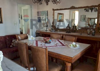Sala da pranzo - Four-room apartment Via Della Concordia
 
179, Catania - photo 8