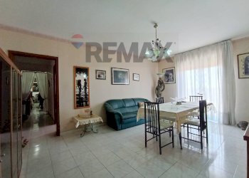 Sala da pranzo - Four-room apartment Viale Grimaldi
 
15, Catania - photo 2