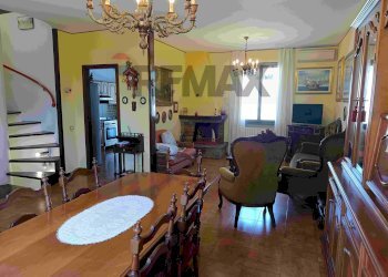 Sala da pranzo - Villa a Schiera VIA NATTA
 
9, Presezzo - foto 3