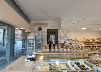 Ricezione / Lobby - Shop Piazza Papa Giovanni XXIII
9, Torre Boldone - photo 6