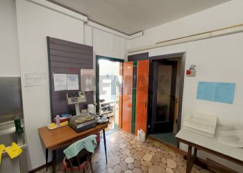 Ufficio - Shop Piazza Papa Giovanni XXIII
9, Torre Boldone - photo 11