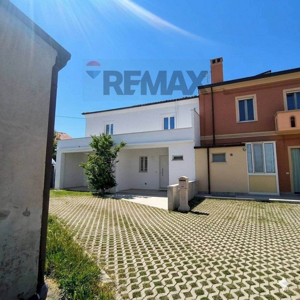 Casa all\'aperto - Casa semi indipendente via Perruna
 
99, Tollo - foto 1