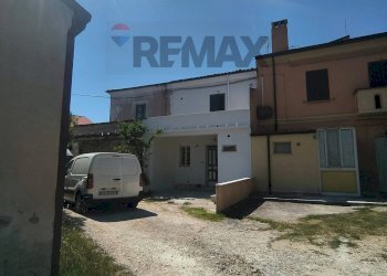 Edificio all\'aperto - Casa semi indipendente via Perruna
 
99, Tollo - foto 2