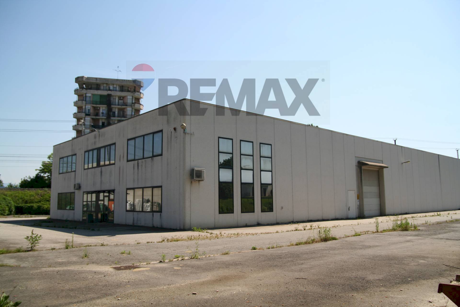 Edificio all\'aperto - Capannone via matteotti
 
5, Dormelletto - foto 1