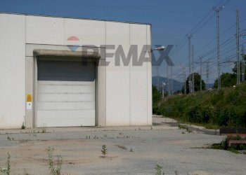 Edificio all\'aperto - Capannone via matteotti
 
5, Dormelletto - foto 7