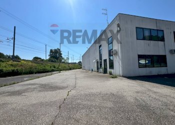 Edificio all\'aperto - Capannone via matteotti
 
5, Dormelletto - foto 10