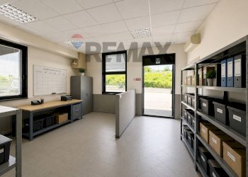 Ufficio - Capannone via matteotti
 
5, Dormelletto - foto 15