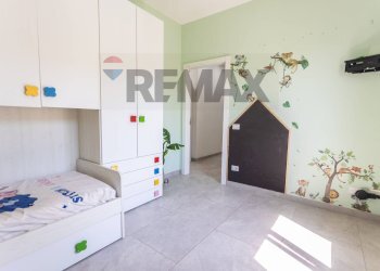 Camera / camera da letto - Three-room apartment Viale Edoardo Porro
 
19, Salsomaggiore Terme - photo 22