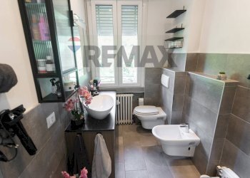 Bagno - Three-room apartment Viale Edoardo Porro
 
19, Salsomaggiore Terme - photo 30
