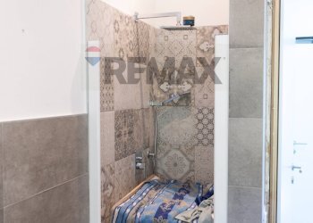 Bagno - Three-room apartment Viale Edoardo Porro
 
19, Salsomaggiore Terme - photo 32