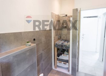 Bagno - Three-room apartment Viale Edoardo Porro
 
19, Salsomaggiore Terme - photo 34