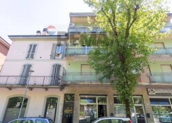 Edificio all\'aperto - Three-room apartment Viale Edoardo Porro
 
19, Salsomaggiore Terme - photo 40