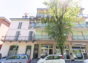 Edificio all\'aperto - Three-room apartment Viale Edoardo Porro
 
19, Salsomaggiore Terme - photo 42