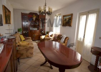 Sala da pranzo - Semi-detached house STRADA BOSCHETTO
 
75, Albareto - photo 4