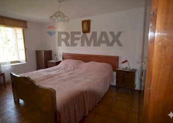 Camera / camera da letto - Semi-detached house STRADA BOSCHETTO
 
75, Albareto - photo 9