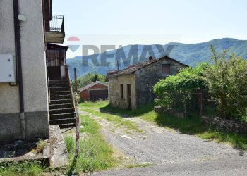Casa all\'aperto - Semi-detached house STRADA BOSCHETTO
 
75, Albareto - photo 12