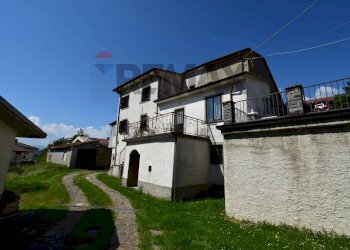 Casa all\'aperto - Semi-detached house STRADA BOSCHETTO
 
75, Albareto - photo 16