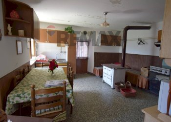 Cucina prima - Casa semi indipendente STRADA BOSCHETTO
 
75, Albareto - foto 3