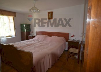 Camera prima - Casa semi indipendente STRADA BOSCHETTO
 
75, Albareto - foto 9