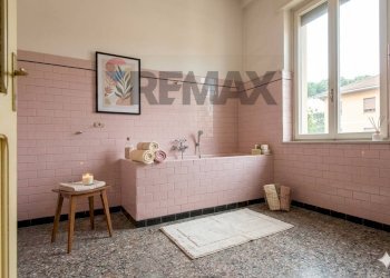 Bagno dopo - Casa semi indipendente STRADA BOSCHETTO
 
75, Albareto - foto 12