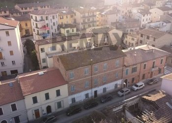 Edificio all\'aperto - Three-room apartment Via Senese
 
91, Poggibonsi - photo 2
